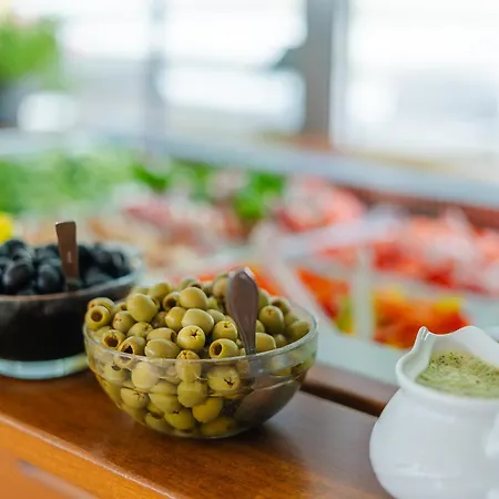 Przy Latarni Ośrodek wypoczynkowy *